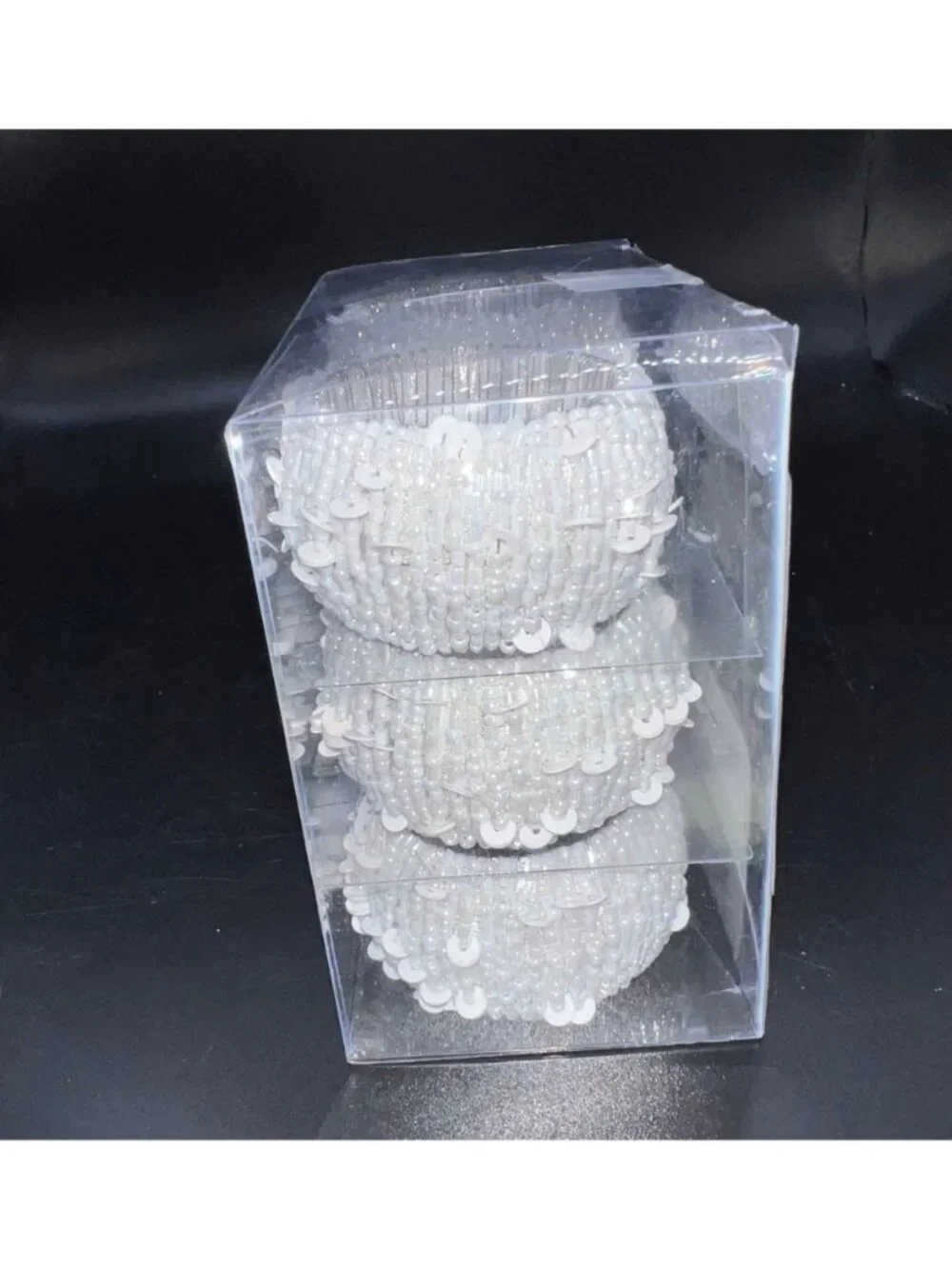 Cynthia Rowley New York Set Of Six White Beaded Napkin Rings In Clear Box Elegan